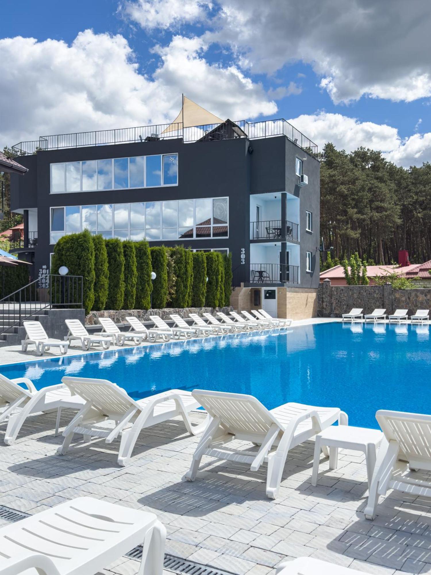 Avalon Hotel&Pool Єлиховичі Екстер'єр фото
